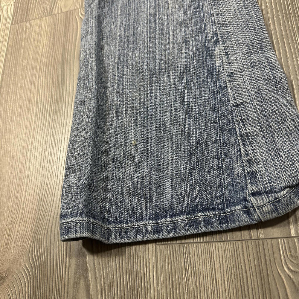 Y2K Vigoss Low Rise Flare Jeans with Triple Button‎ Detail - Picture 4 of 8